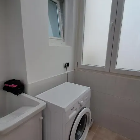 Piso Beautiful & Spacious - 50 Meters From The Apartment