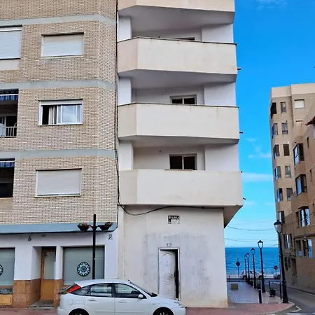 Piso Beautiful & Spacious - 50 Meters From The